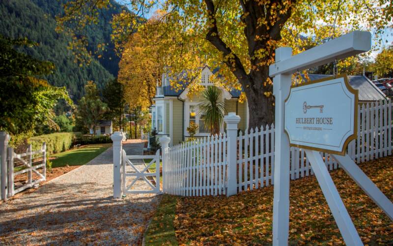 BSHM_Driveway Entrance Hulbert House Queenstown